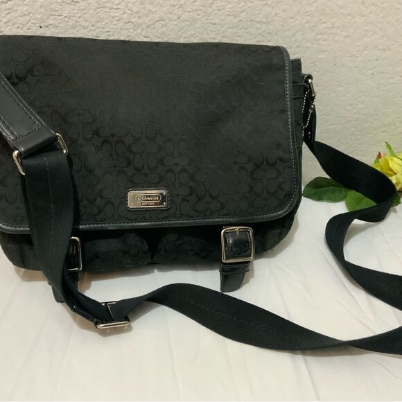 Women\'s Coach Crossbody Messenger Bag Signature Jacquard F70283 Black Canvas